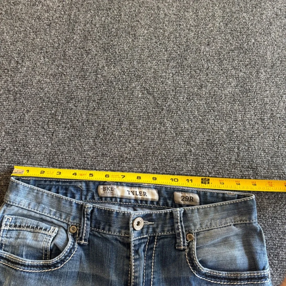BKE Tyler Straight Leg Jeans Mens 29R Medium Wash Embroidered Heavy Stitch 29x30